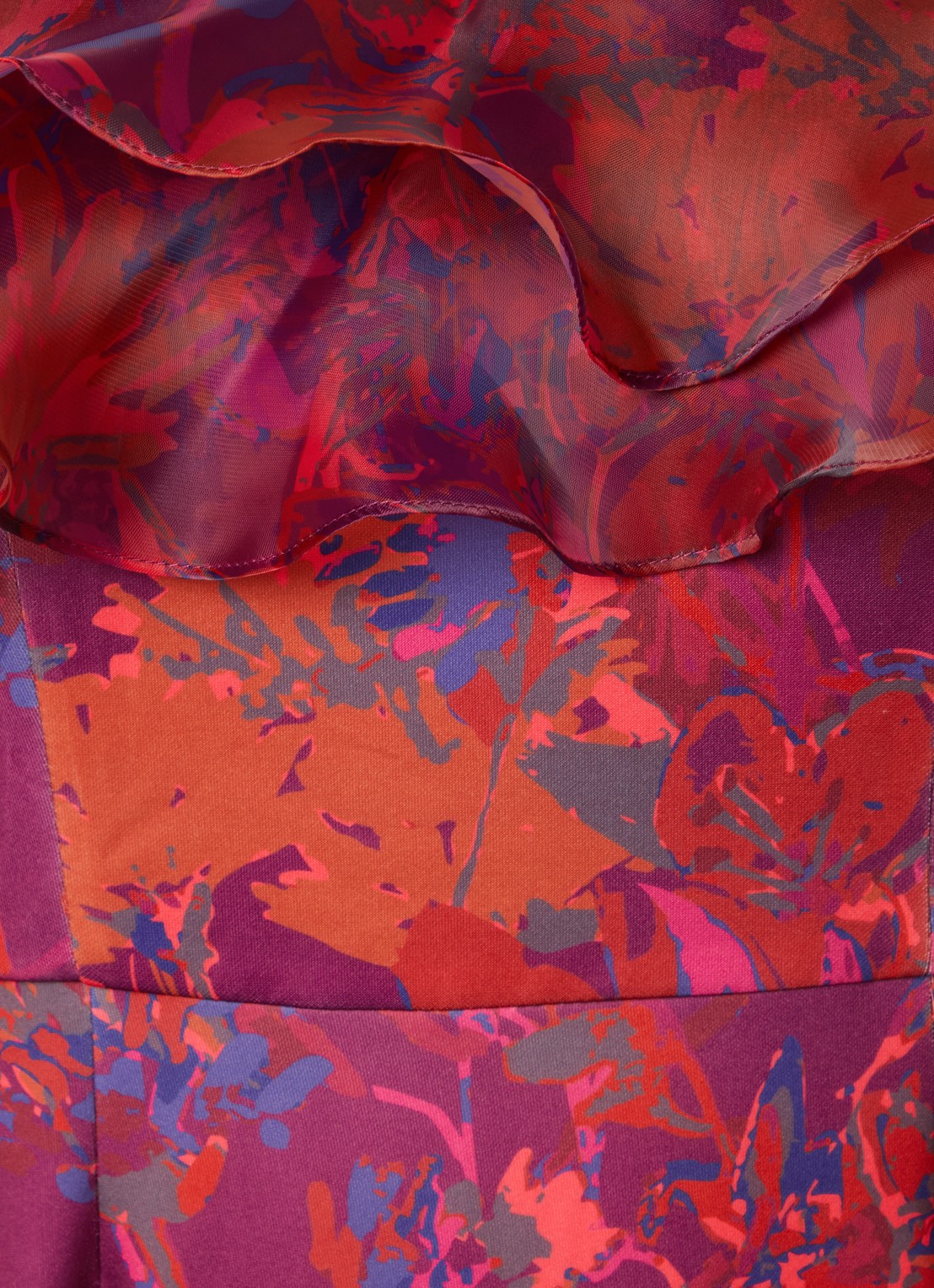 Chi Chi London Bardot mini jurk met ruches en bloemenprint - detail 2 donkerroze
