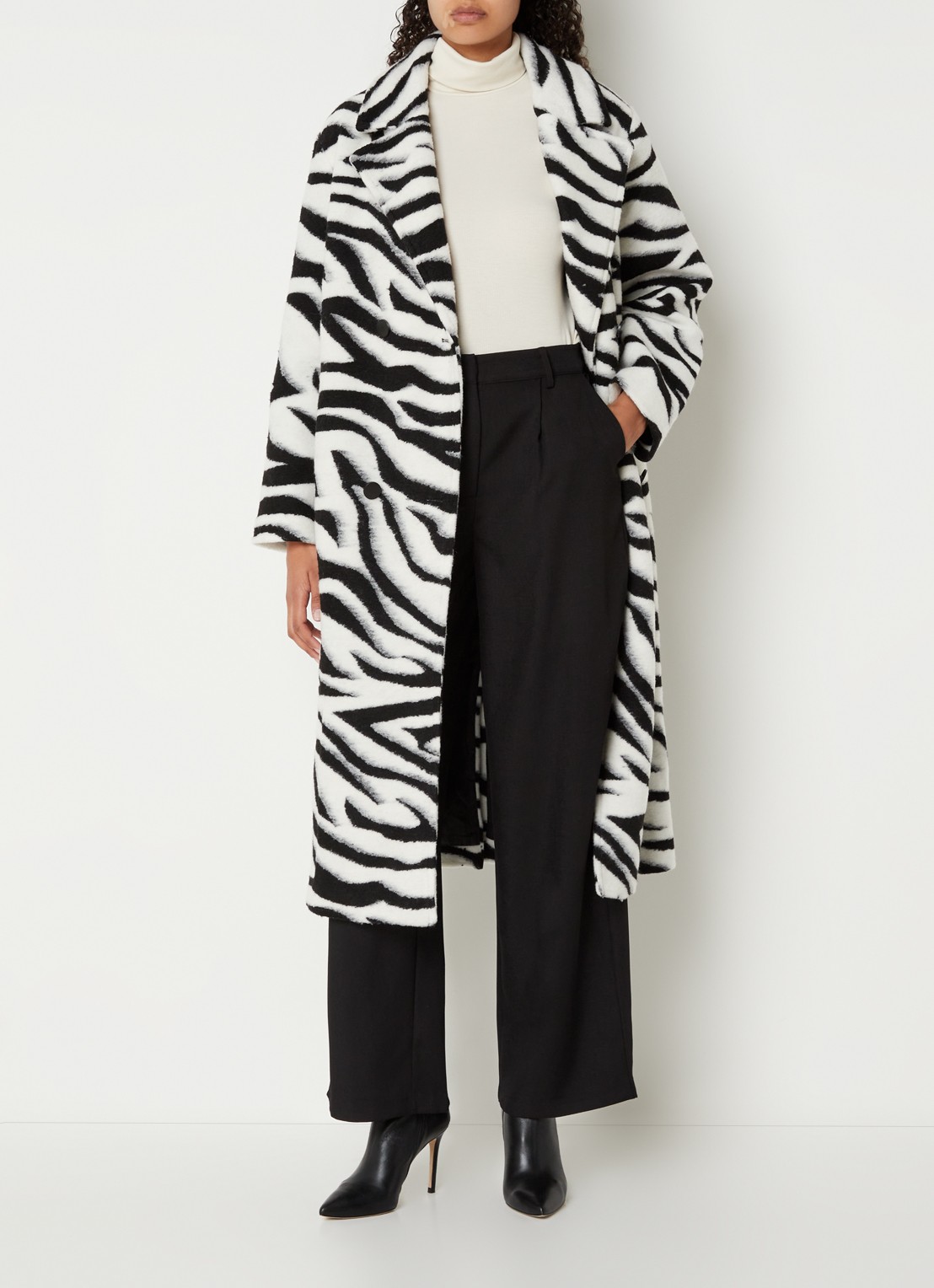 Chi Chi London Double-breasted mantel in wolblend met zebraprint - voorkant 4 zwart