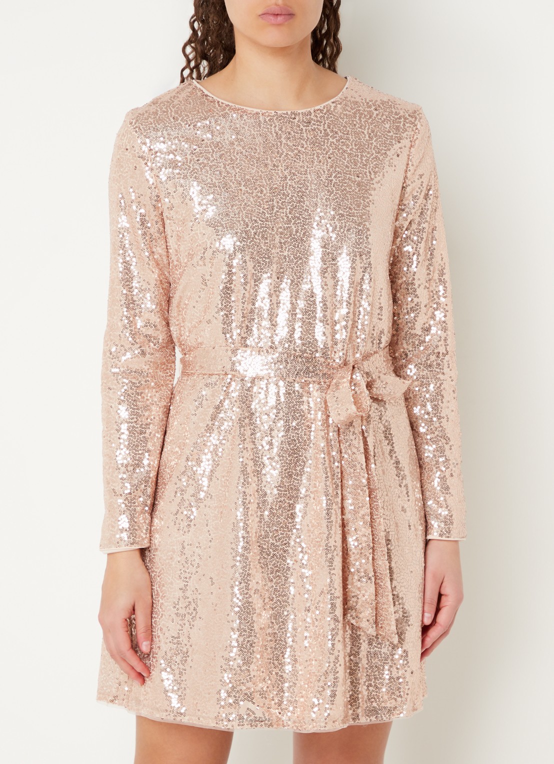 Chi Chi London LONG SLEEVE SEQUIN MINI DRESS - detail lichtroze