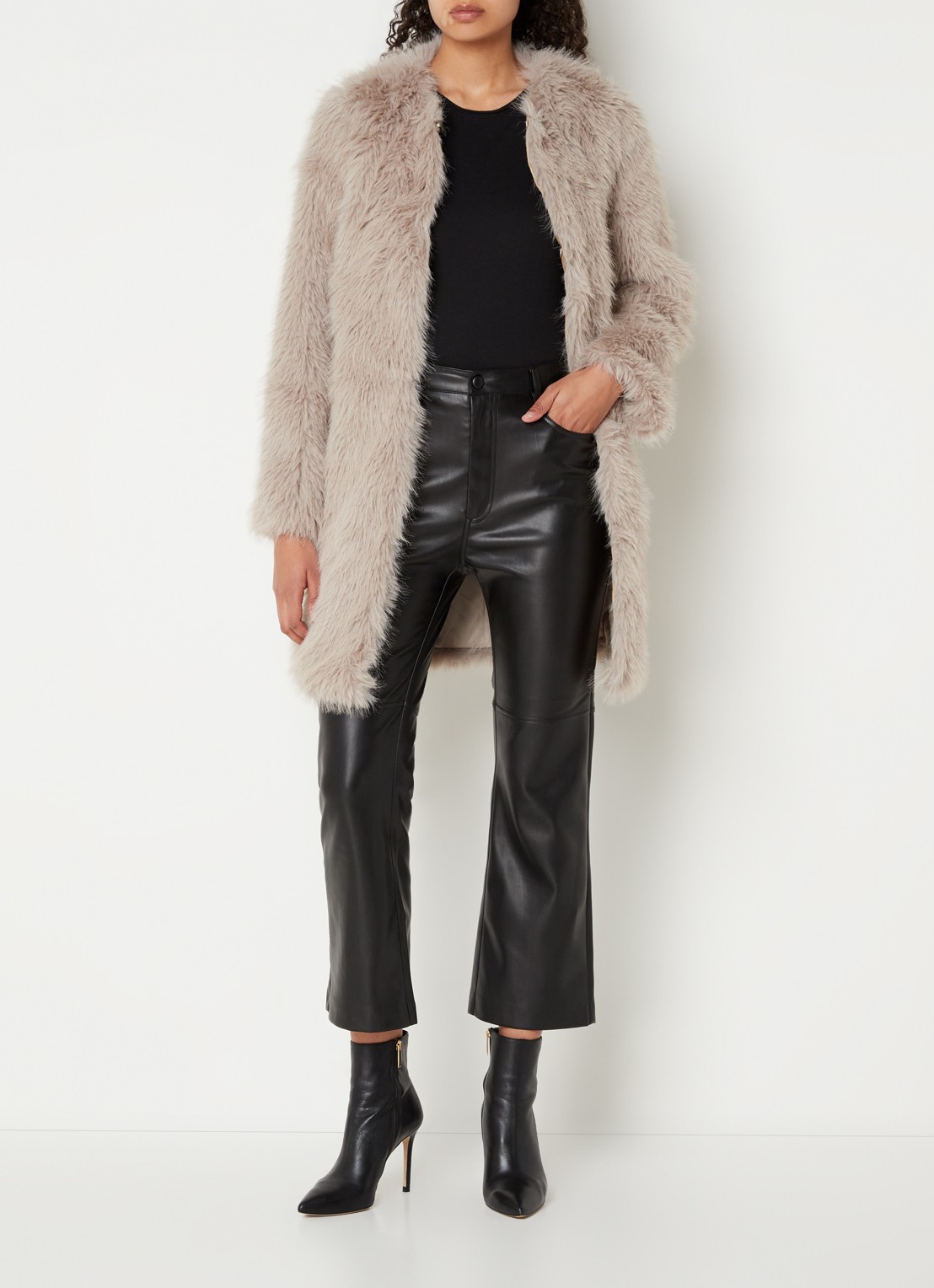 Chi Chi London Mantel van imitatiebont met steekzakken - voorkant 3 taupe