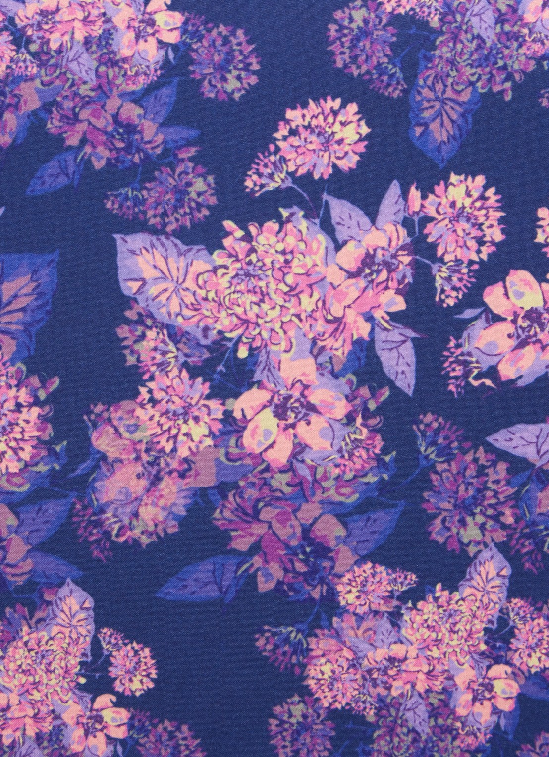 Chi Chi London Maxi jurk met bloemenprint en asymmetrische zoom - detail 4 donkerblauw