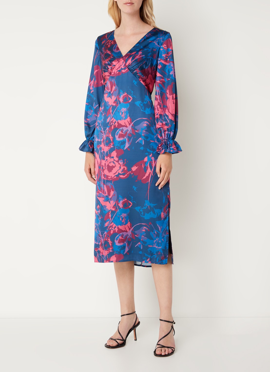 Chi Chi London Midi jurk met bloemenprint en split  - detail 2 kobaltblauw