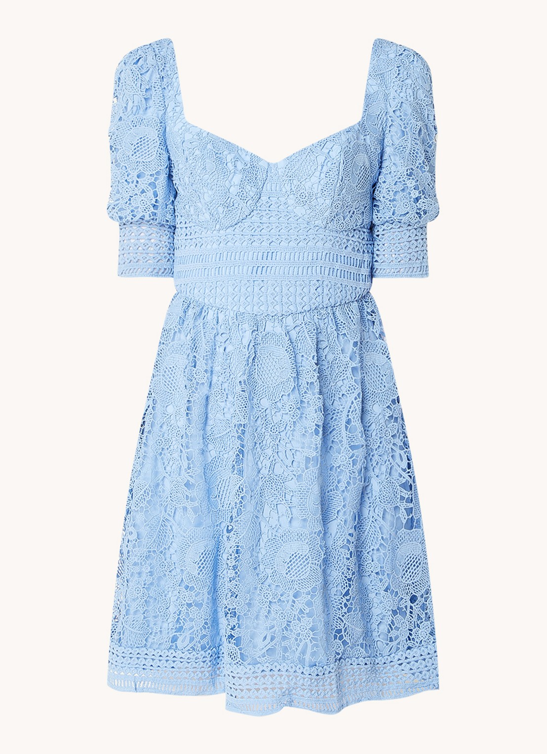Chi Chi London Mini jurk van kant en rugdecolleté - voorkant 3 lichtblauw