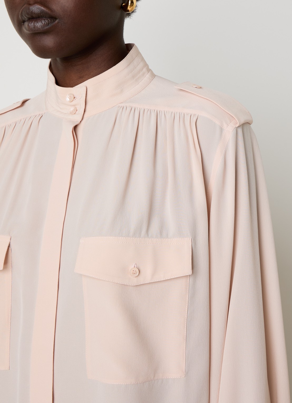 Chloé Blouse van zijde met borstzakken - detail 5 zalmroze
