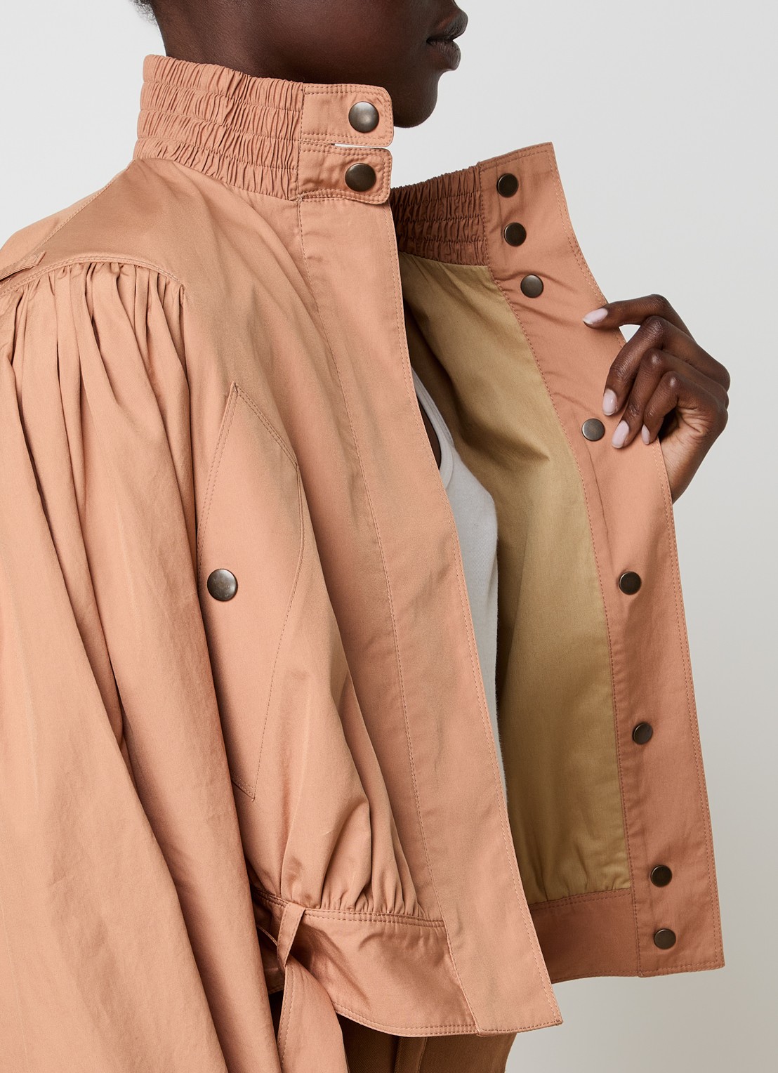 Chloé Cropped trenchcoat met pofmouw en ceintuur - detail 3 camel