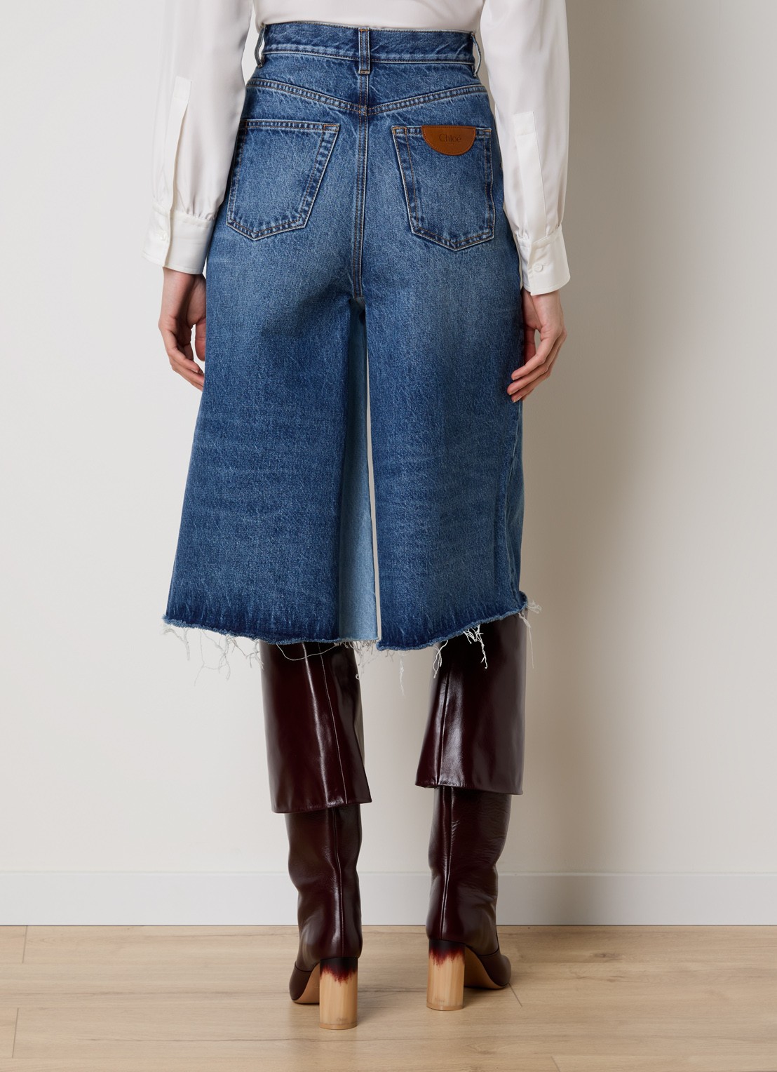 Chloé High waist wide fit culotte van denim met medium wassing - achterkant indigo