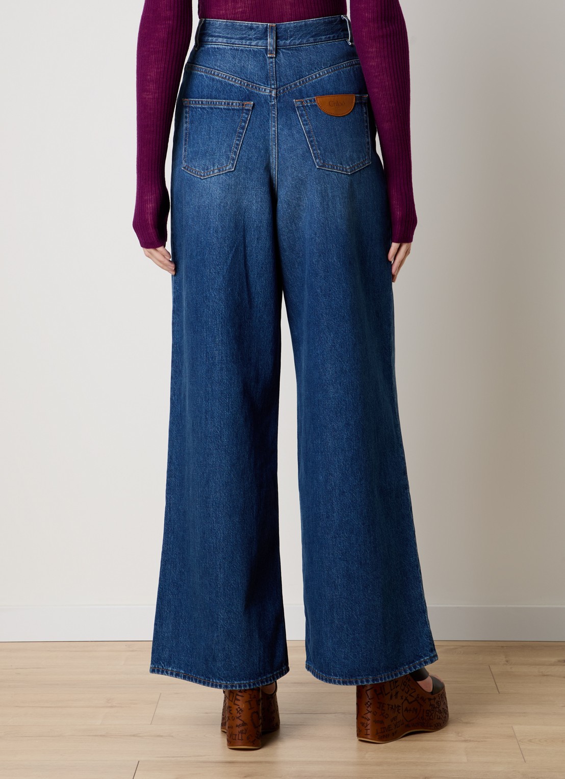 Chloé High waist wide leg jeans met medium wassing - achterkant indigo