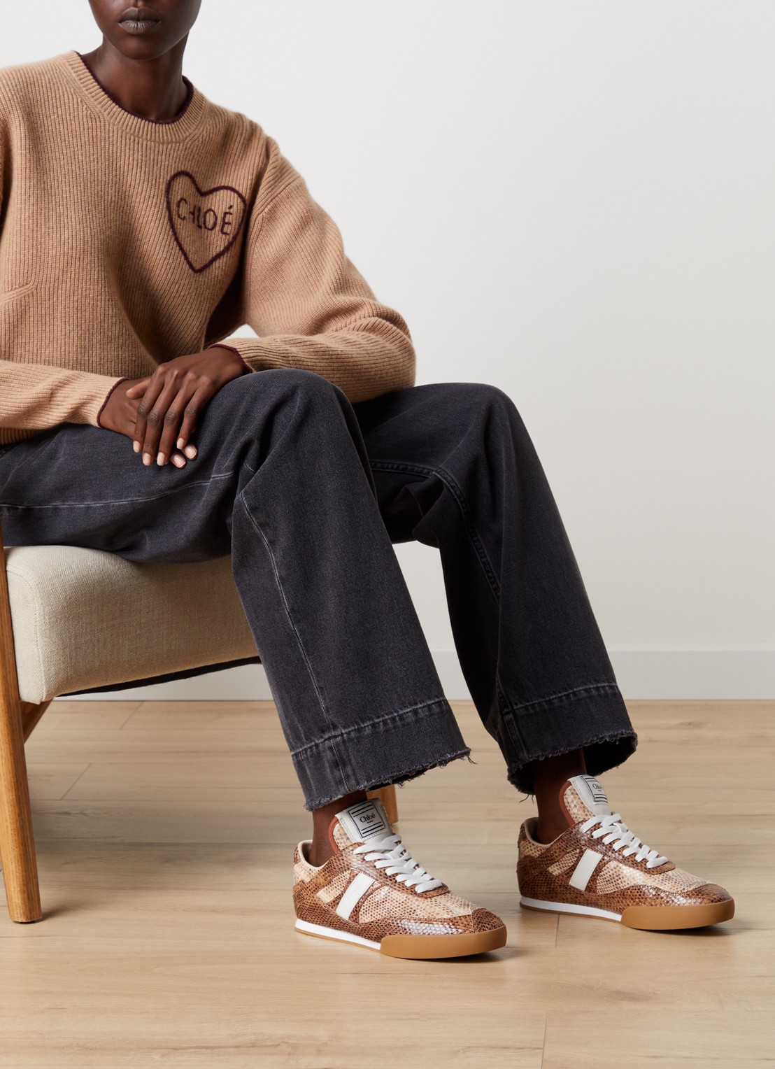 Chloé Kick sneaker van leer met slangenprint - voorkant 3 bruin