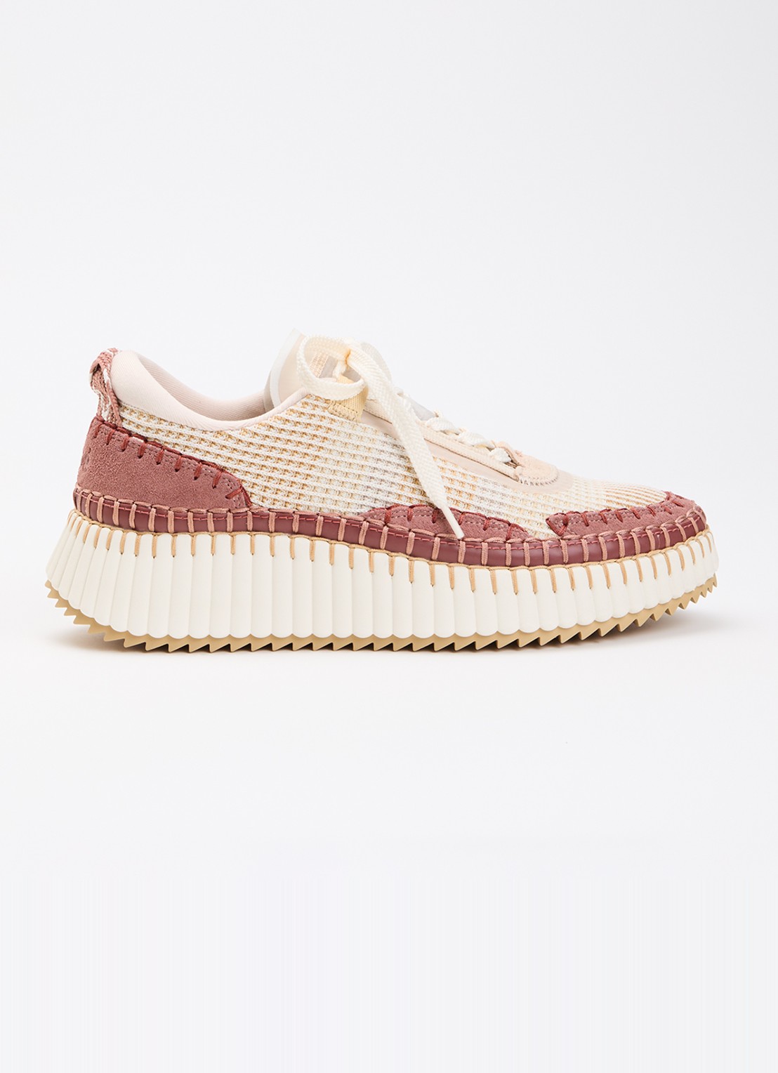 Chloé Nama sneaker met gebreid bovenwerk en suède details - voorkant beige