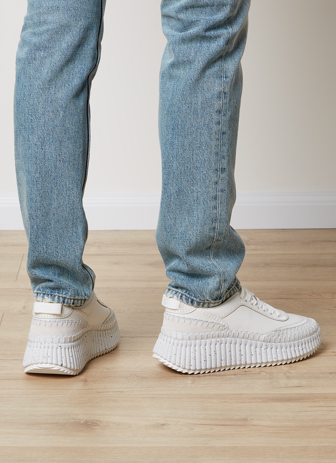 Chloé Nama sneaker van leer met suède details - voorkant 2 wit