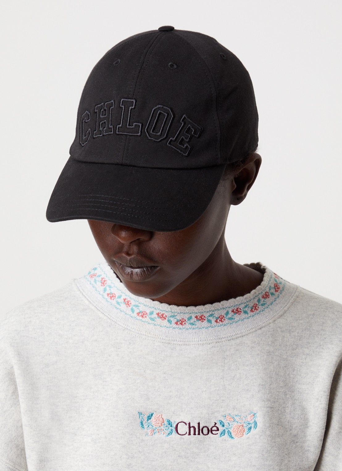 Chloé Signature pet met logoborduring - voorkant 2 zwart