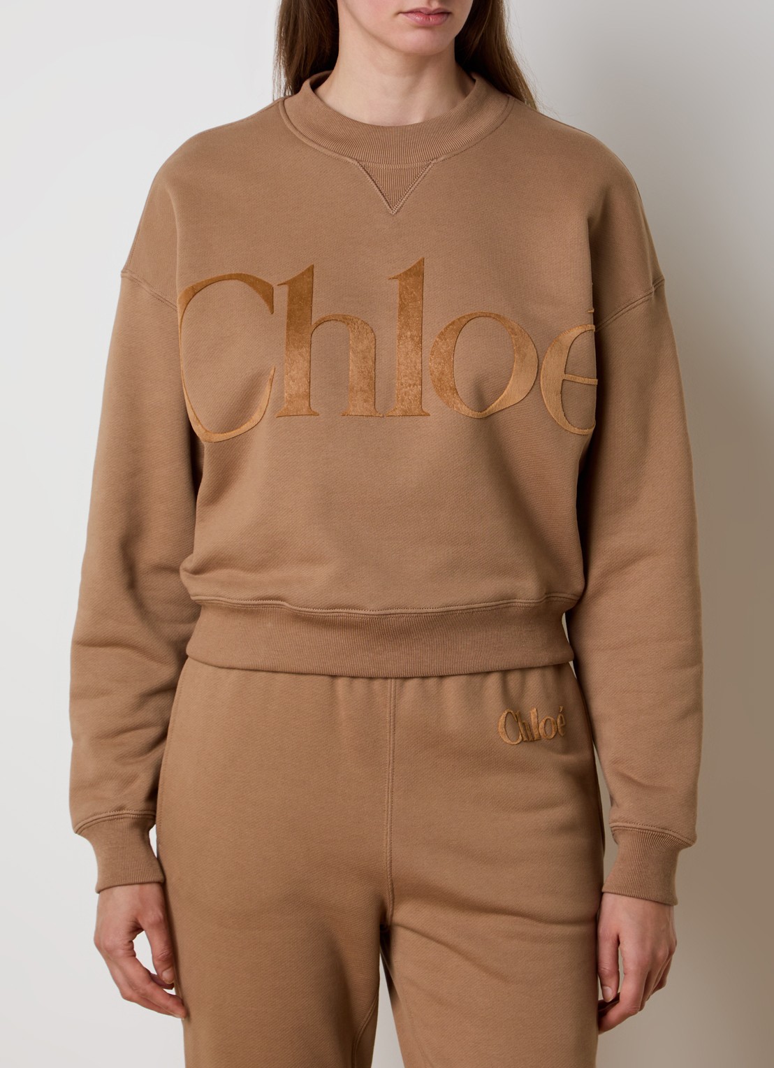 Chloé Sweater met flock logoprint - detail 4 camel
