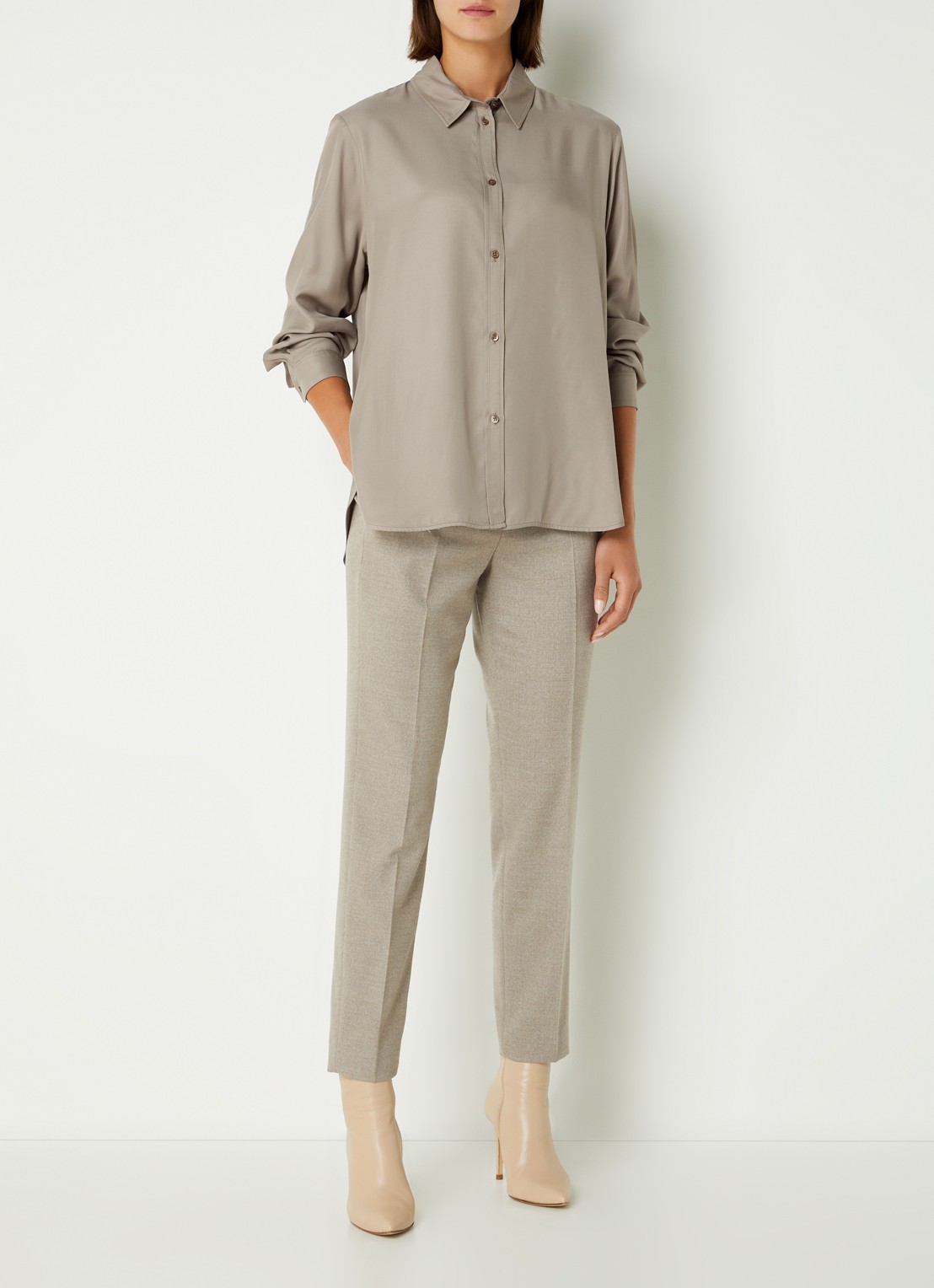 Cinque Ciparis blouse van satijn  - voorkant 3 donkerbeige