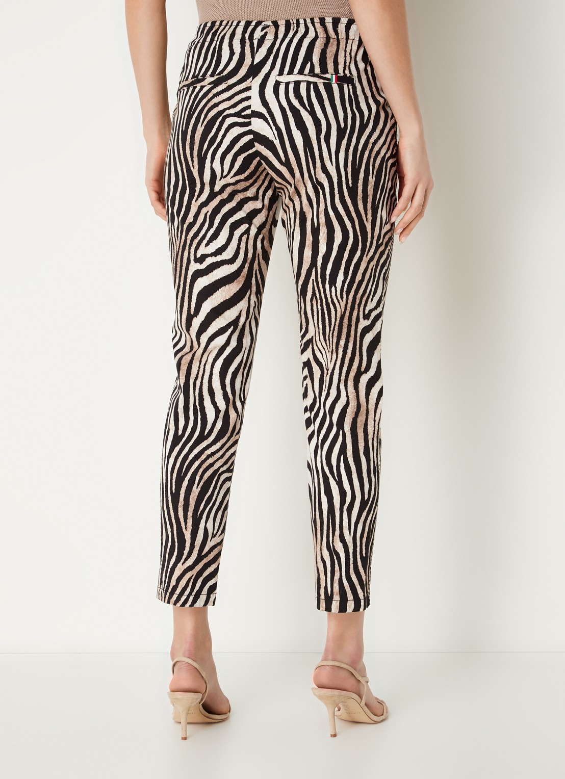 CINQUE Cisofa mid waist cropped tapered fit broek met zebraprint  - achterkant 4 bruin