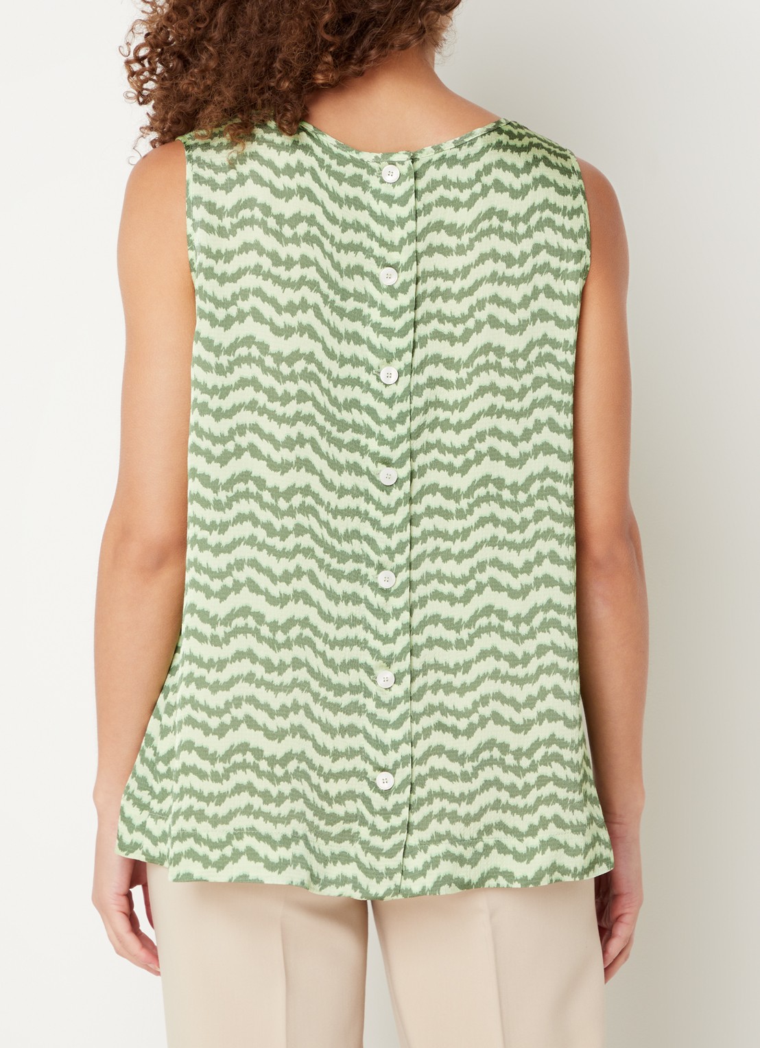 CINQUE Citoni top met grafische print en knoopdetails - achterkant groen