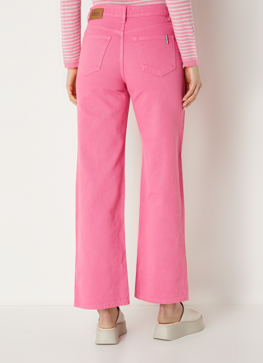 CINQUE High waist cropped wide leg jeans met gekleurde wassing  - achterkant roze