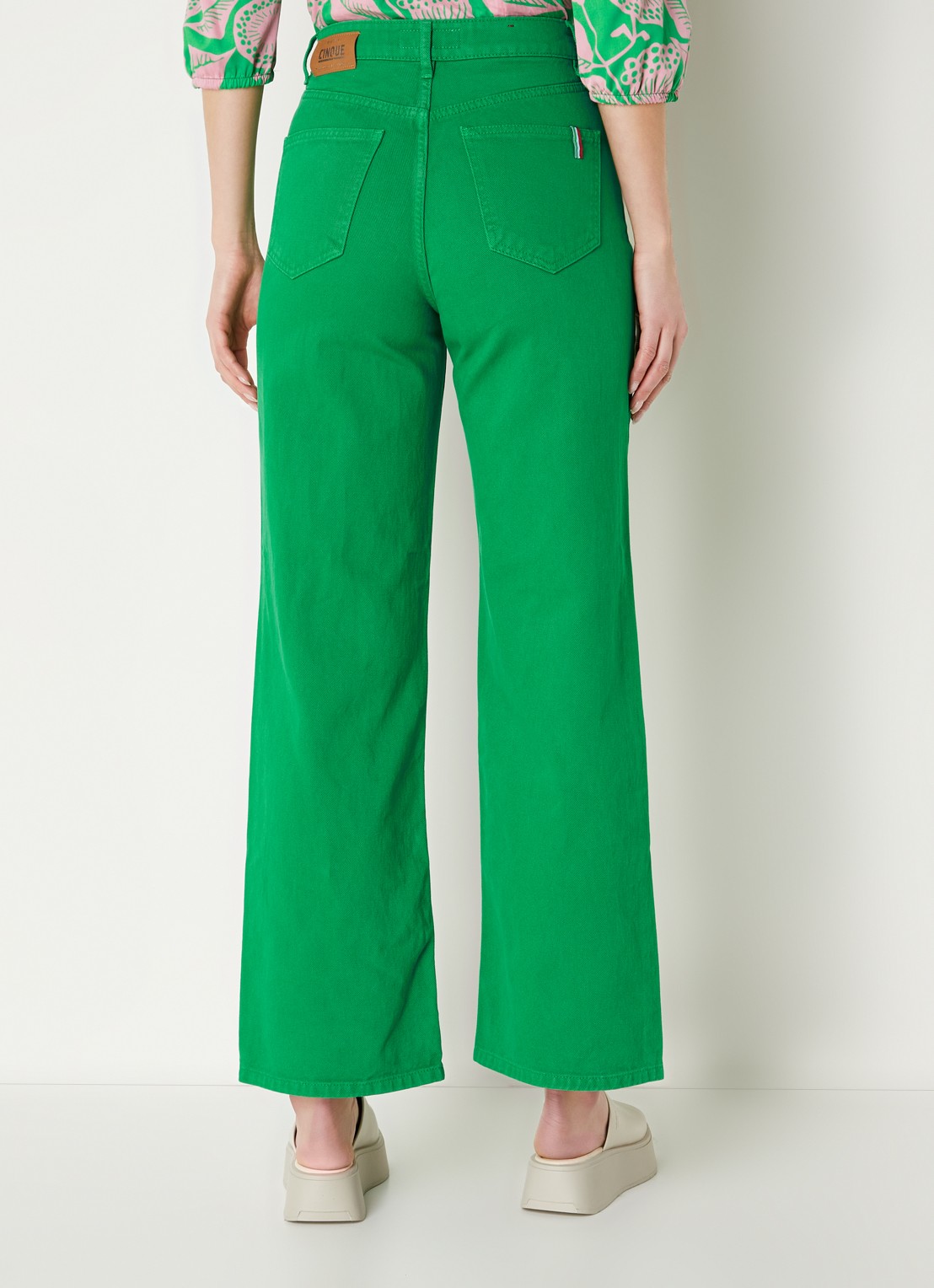 CINQUE High waist cropped wide leg jeans met gekleurde wassing  - achterkant groen
