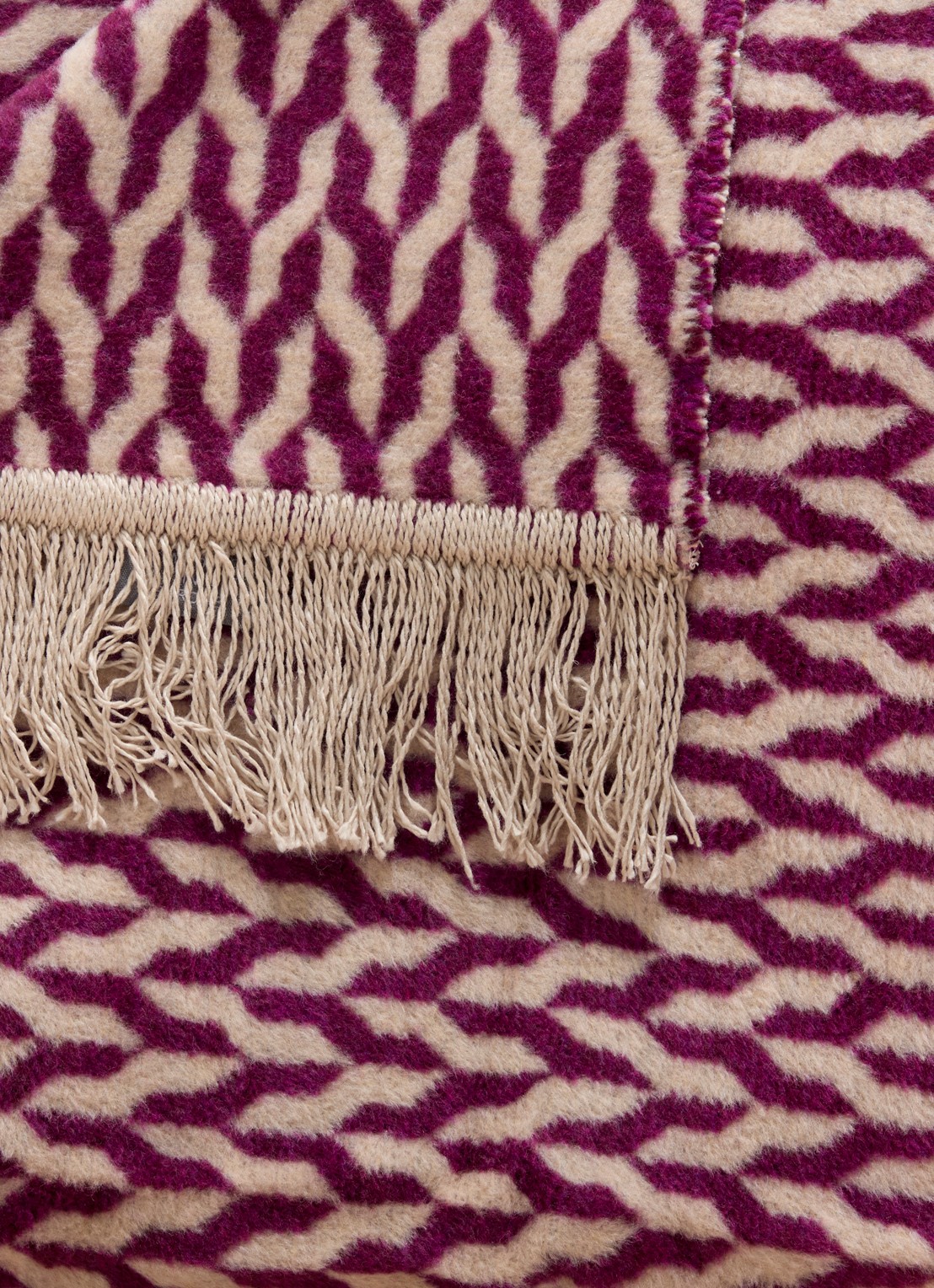 Claudi Aphos Plaid 150 x 200 cm - detail 3 violet