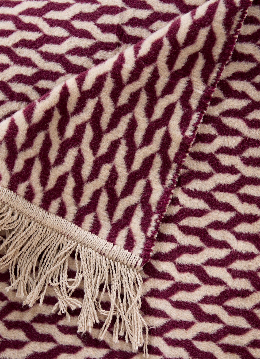 Claudi Aphos Plaid 150 x 200 cm - detail 3 aubergine