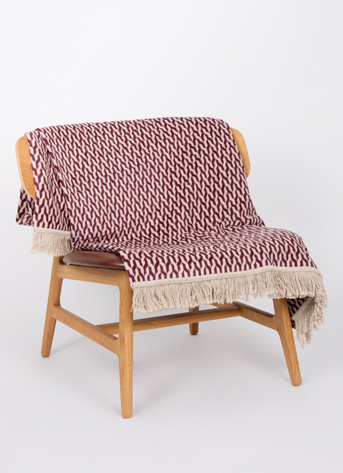 Claudi Aphos Plaid 150 x 200 cm - voorkant 2 aubergine