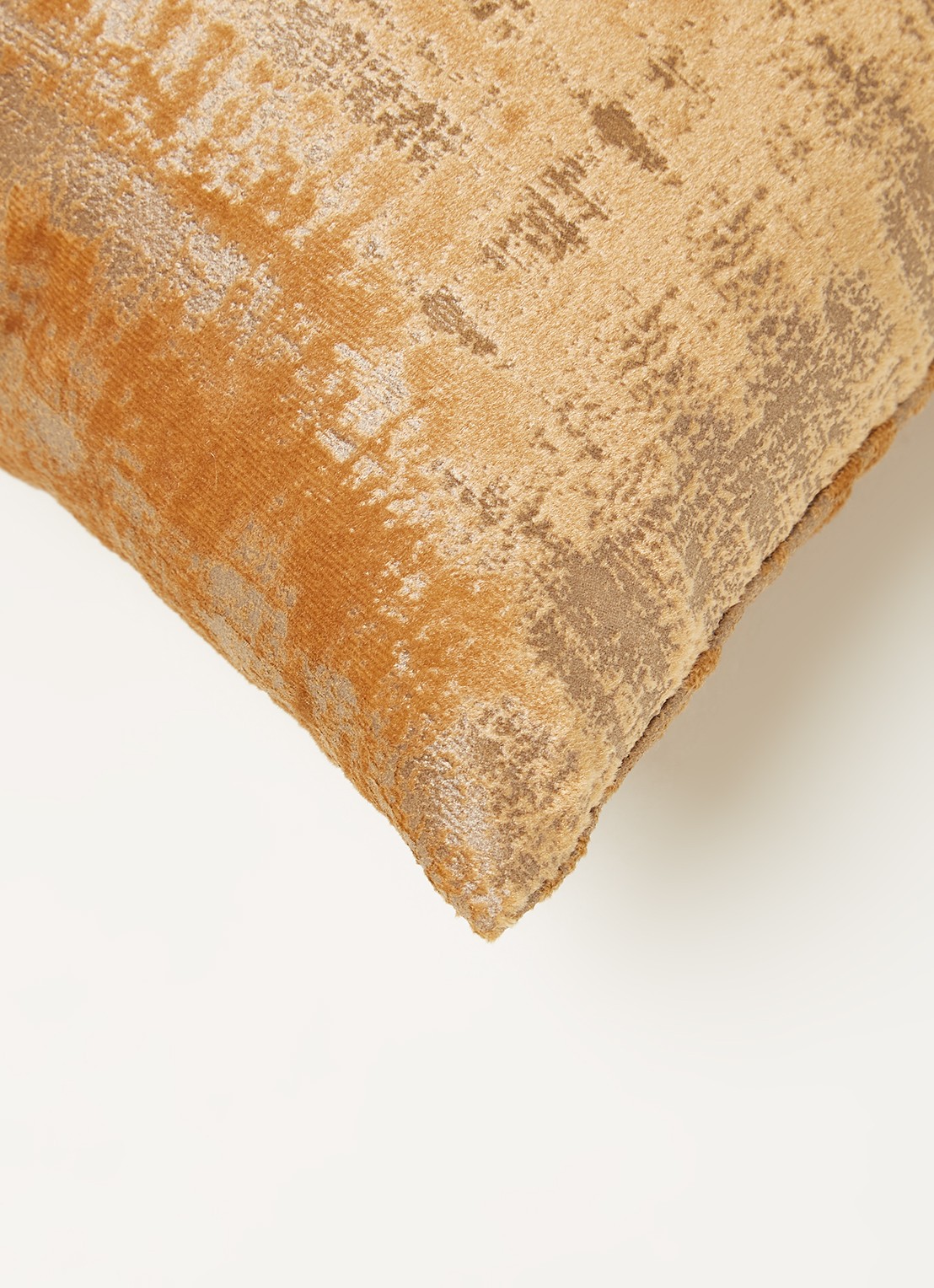 Claudi  Asha sierkussen 45 x 45 cm - detail 3 goud