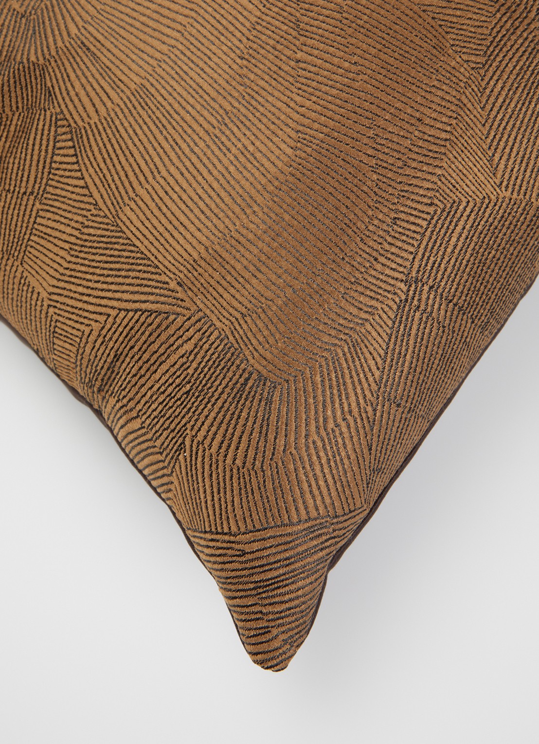 Claudi Cleon sierkussen 40 x 60 cm - detail 4 goud