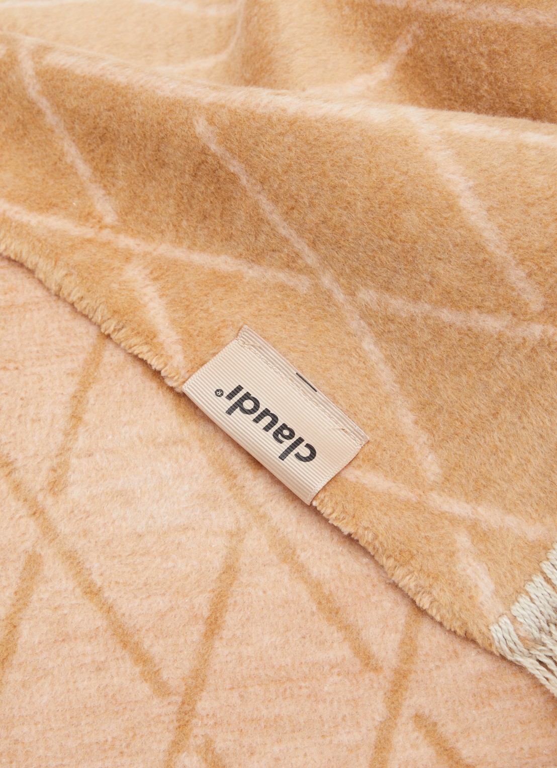 Claudi Dias plaid 150 x 200 cm - detail 3 beige
