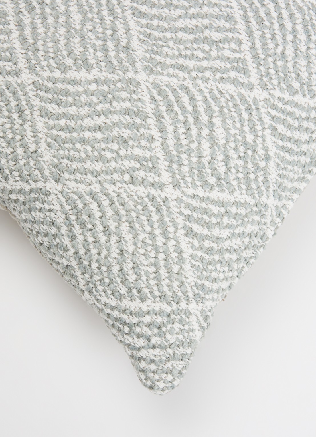 Claudi Elyse sierkussen 45 x 30 cm - detail 2 lindegroen