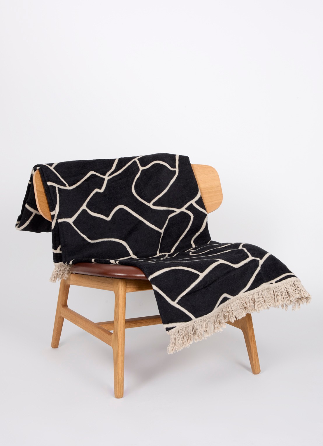Claudi Lineas plaid 150 x 200 cm - voorkant 2 zwart