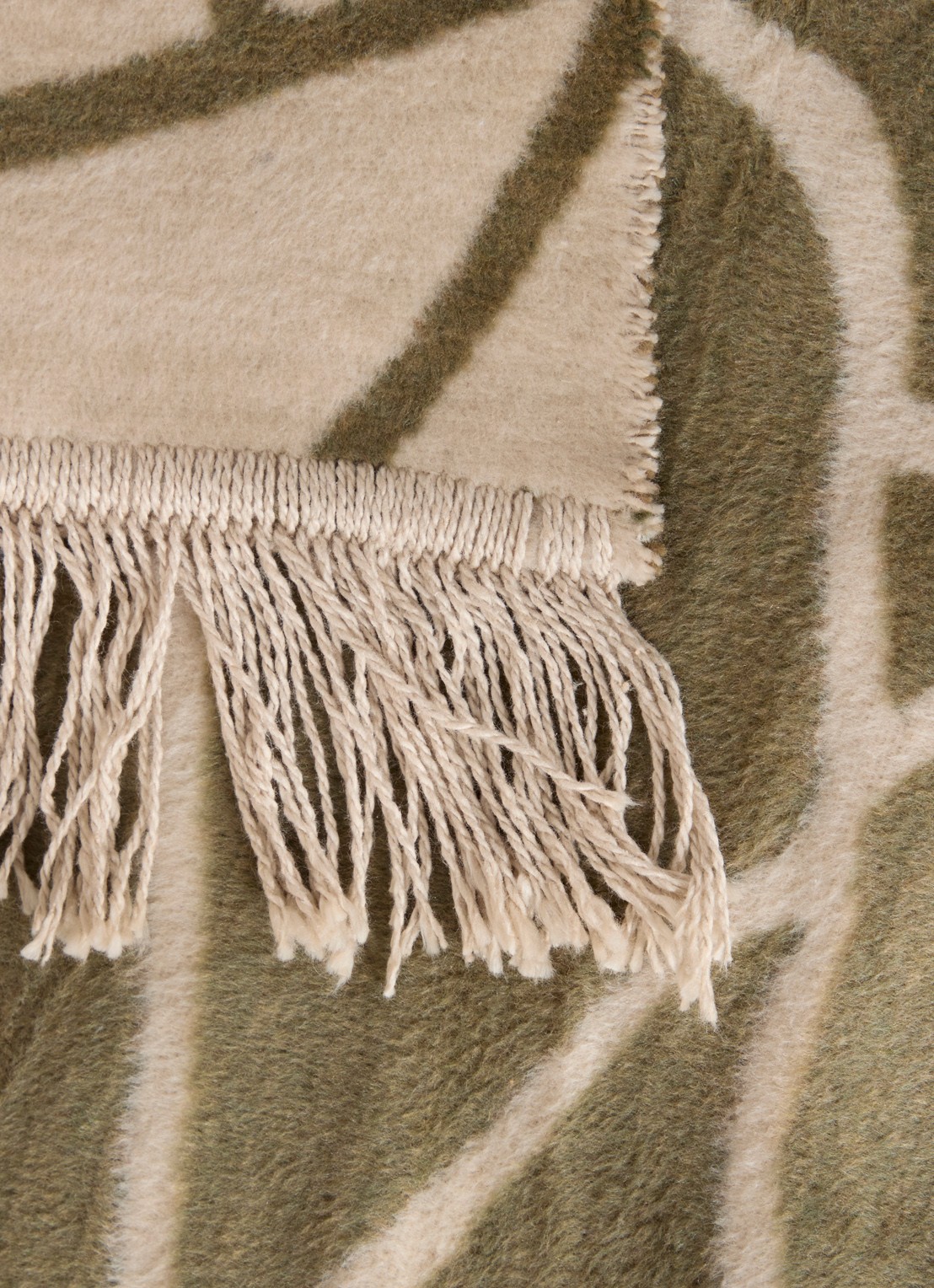 Claudi Lineas plaid 150 x 200 cm - detail olijfgroen