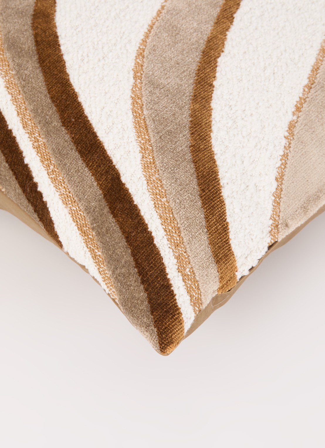 Claudi Moretta sierkussen 40 x 60 cm - detail 2 beige