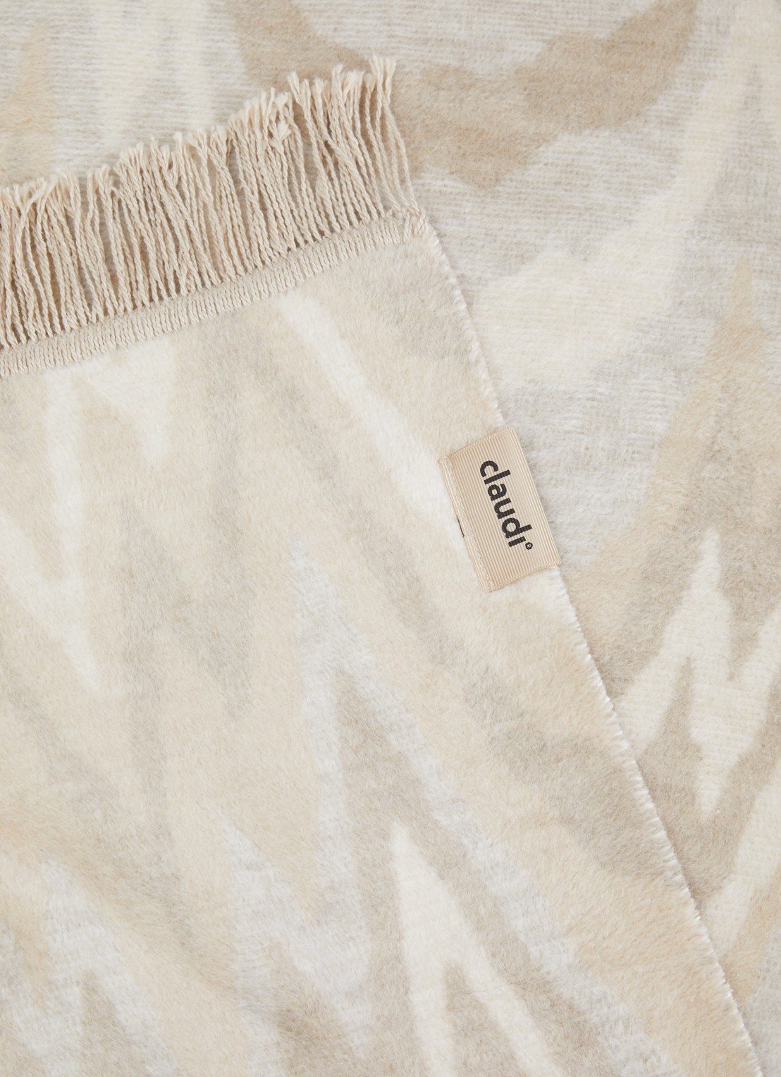 Claudi Patty plaid 150 x 200 cm - detail beige
