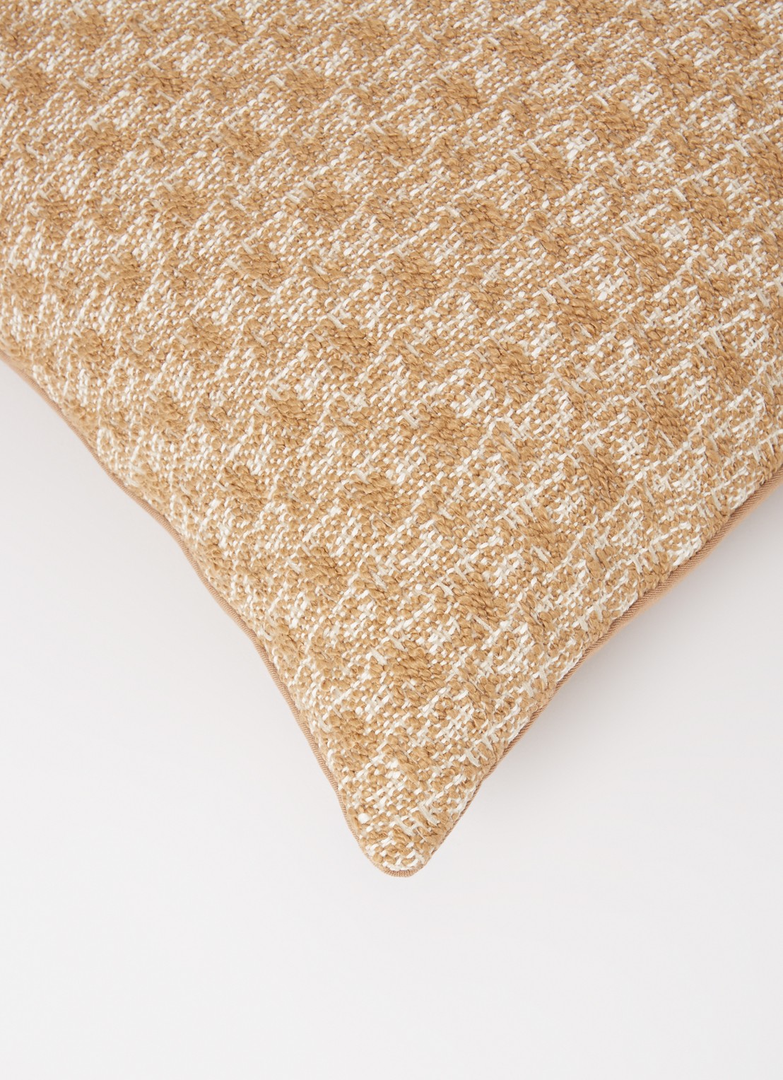 Claudi Sevissa Exclusive sierkussen 45 x 45 cm - detail 4 camel