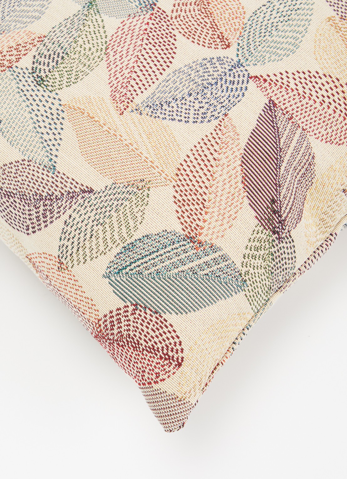 Claudi Stitch Leaf sierkussen 45 x 45 cm - detail 4 beige