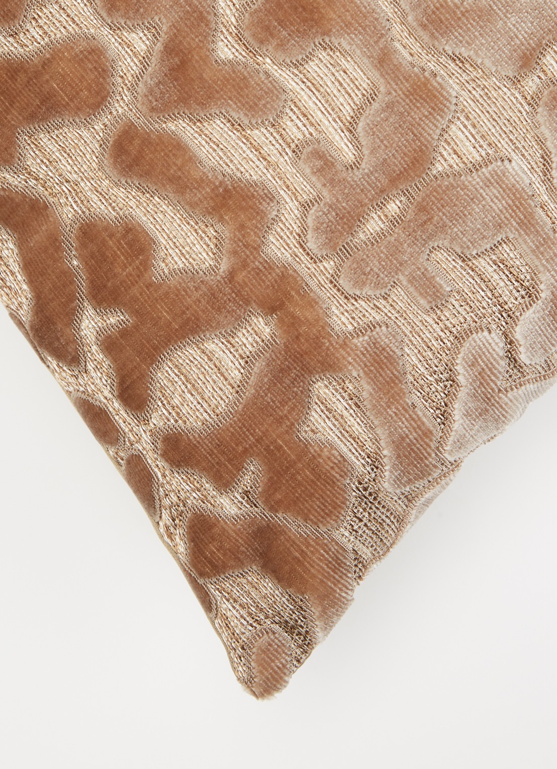 Claudi Talissa sierkussen 45 x 45 cm  - detail 4 beige