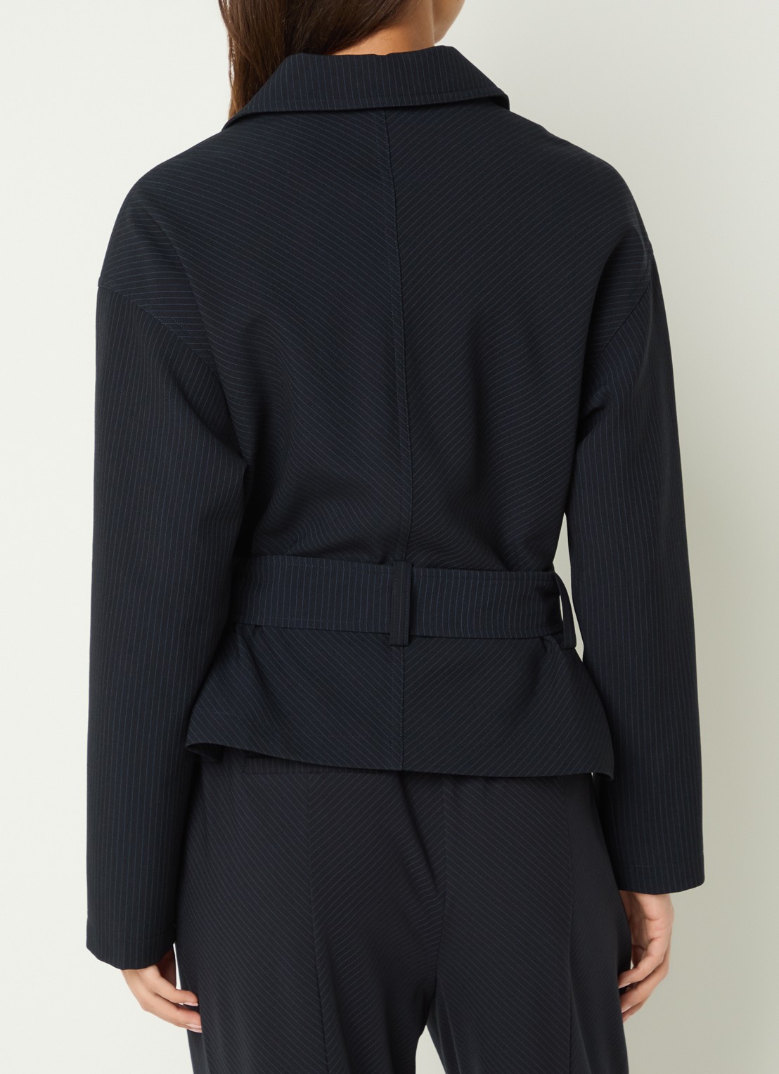 Claudia Sträter Blazer met krijtstreep en strikceintuur - achterkant 4 donkerblauw