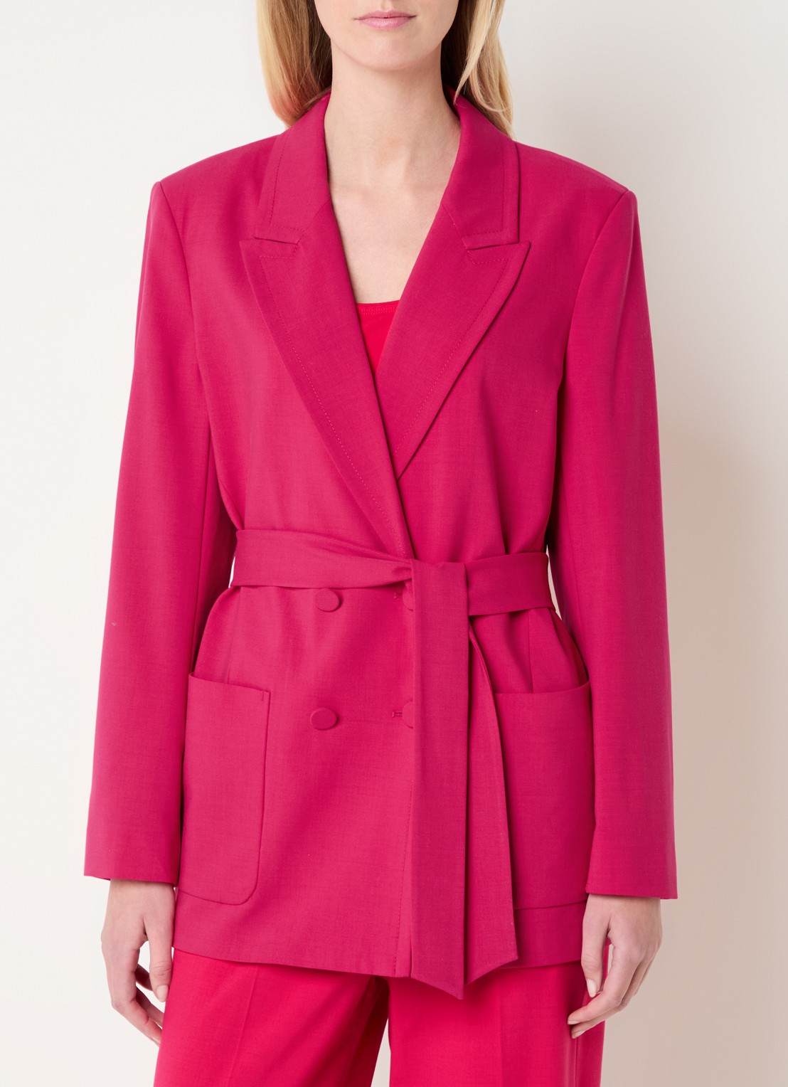 Claudia Sträter Blazer met strikceintuur en opgestikte zakken - detail 4 donkerroze