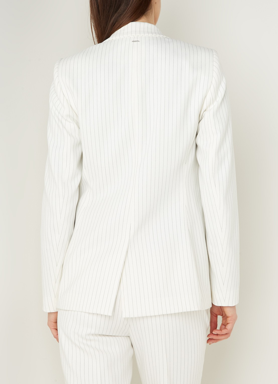 Claudia Sträter blazer pin streep - achterkant 4 gebroken wit