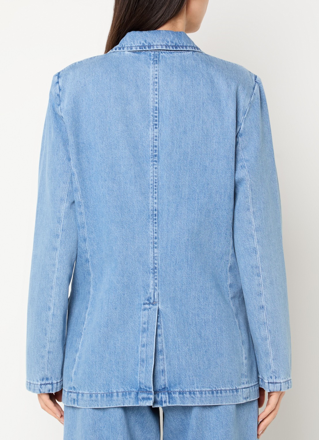 Claudia Sträter Blazer van denim met klepzakken  - achterkant 3 lichtblauw