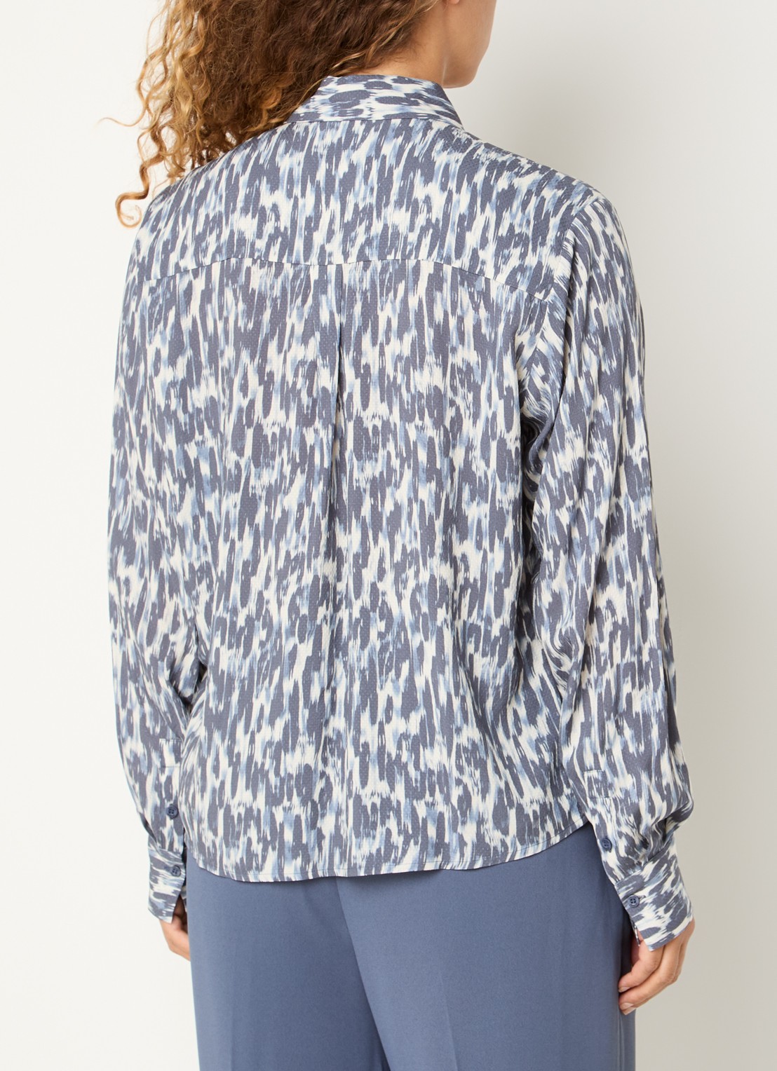 Claudia Sträter Blouse met print - achterkant 2 staalblauw