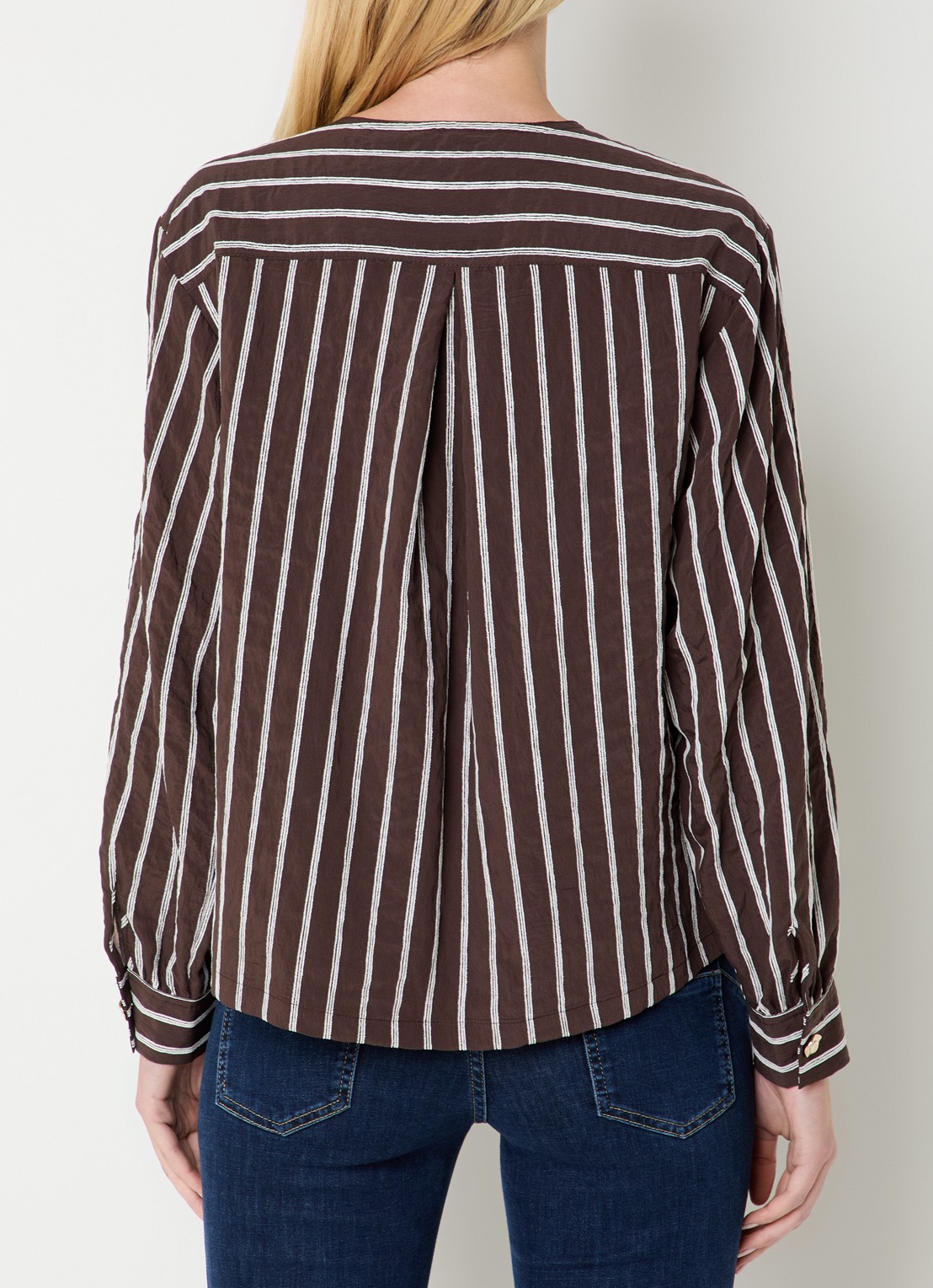 Claudia Sträter blouse met streepprint en opgestikte zakken - achterkant 6 donkerbruin