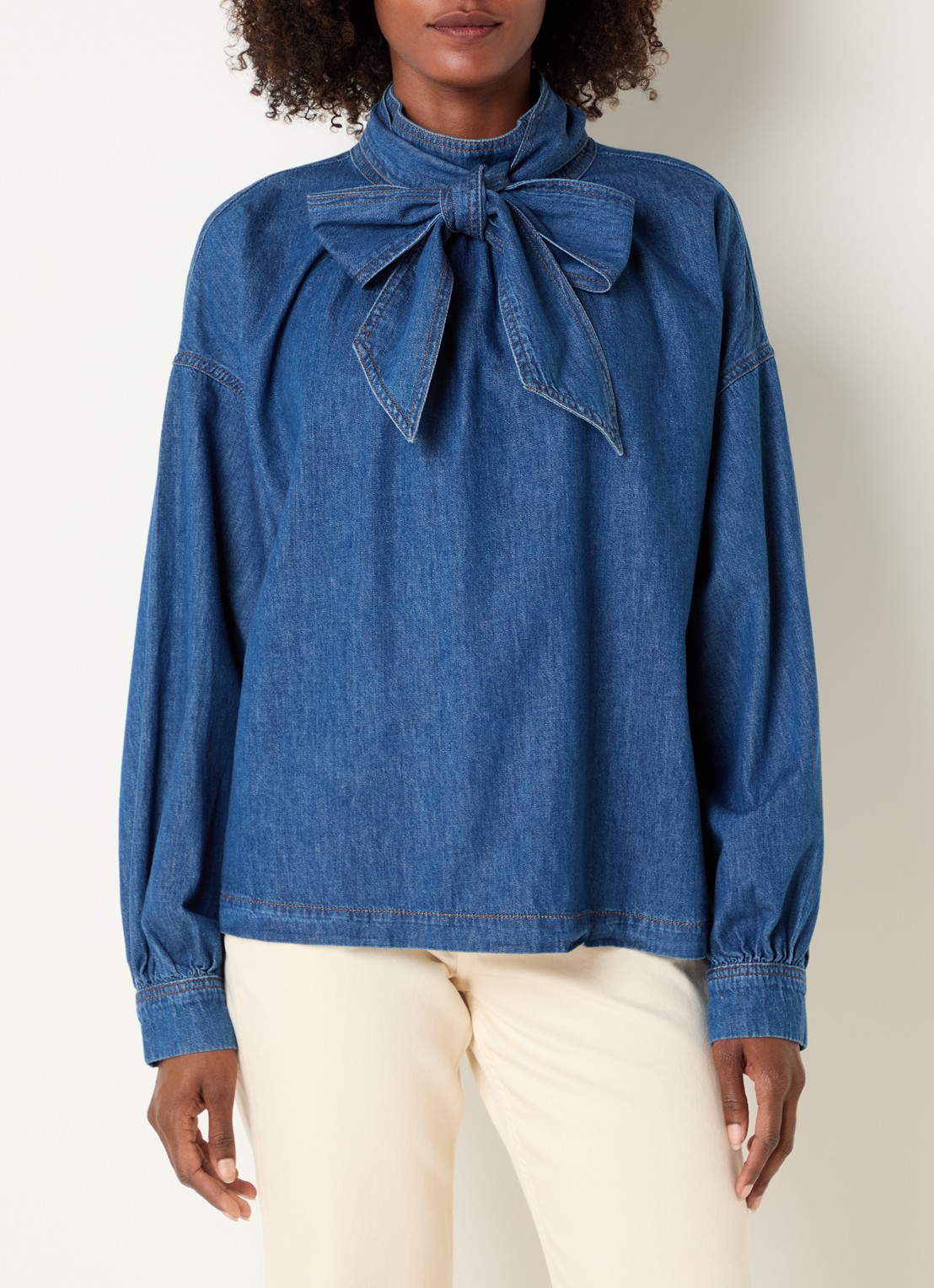 Claudia Sträter Blouse van denim met sjaalkraag - detail 2 indigo