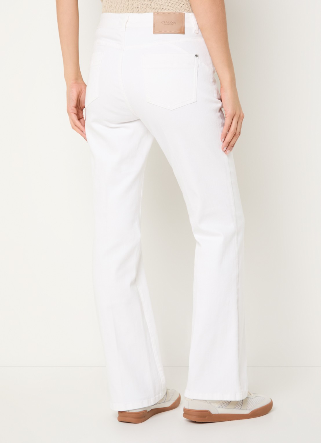 Claudia Sträter Fleur low waist straight leg jeans met gekleurde wassing - achterkant 3 wit