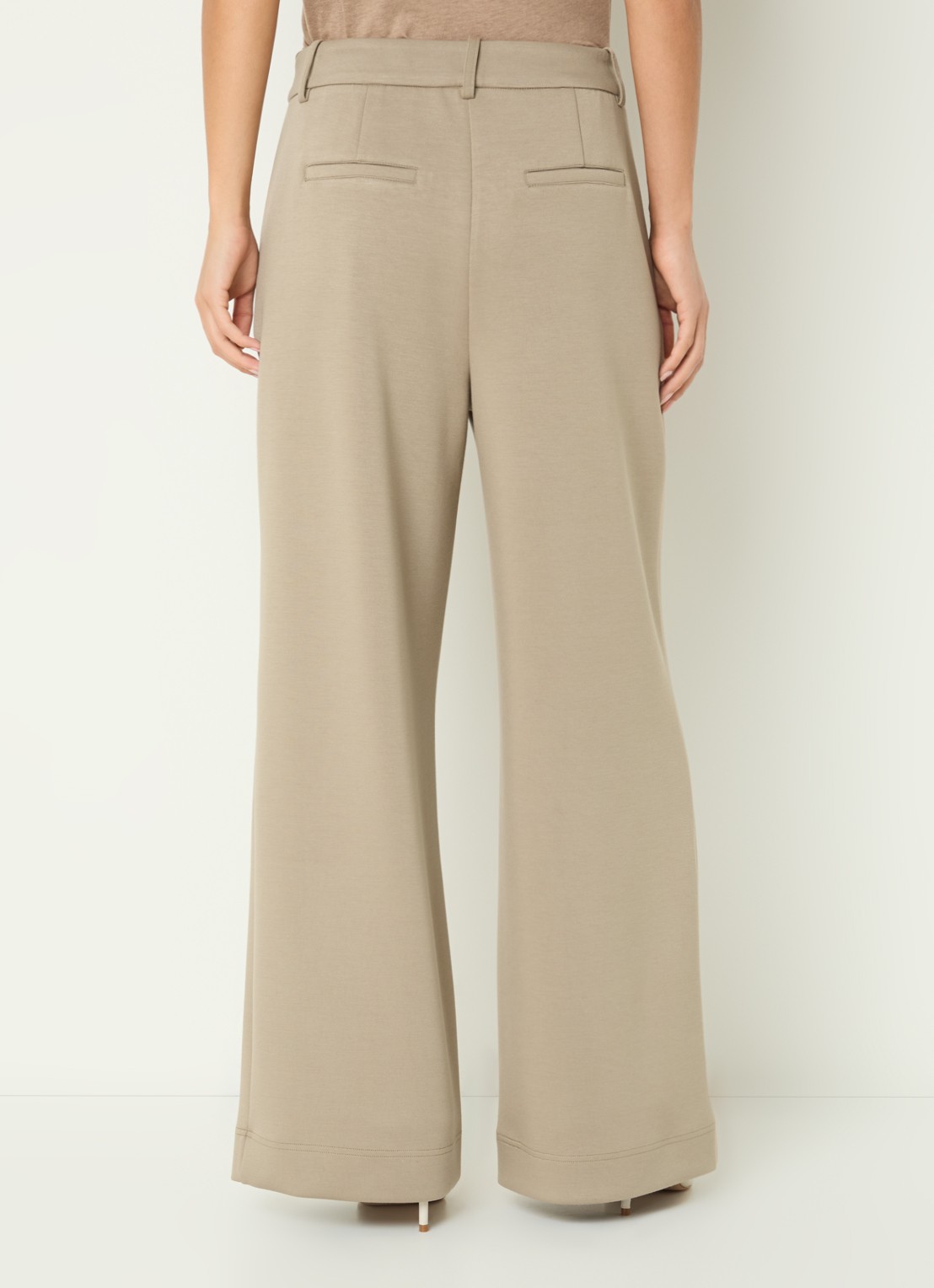 Claudia Sträter High waist loose fit pantalon van sweatstof - achterkant 2 zand