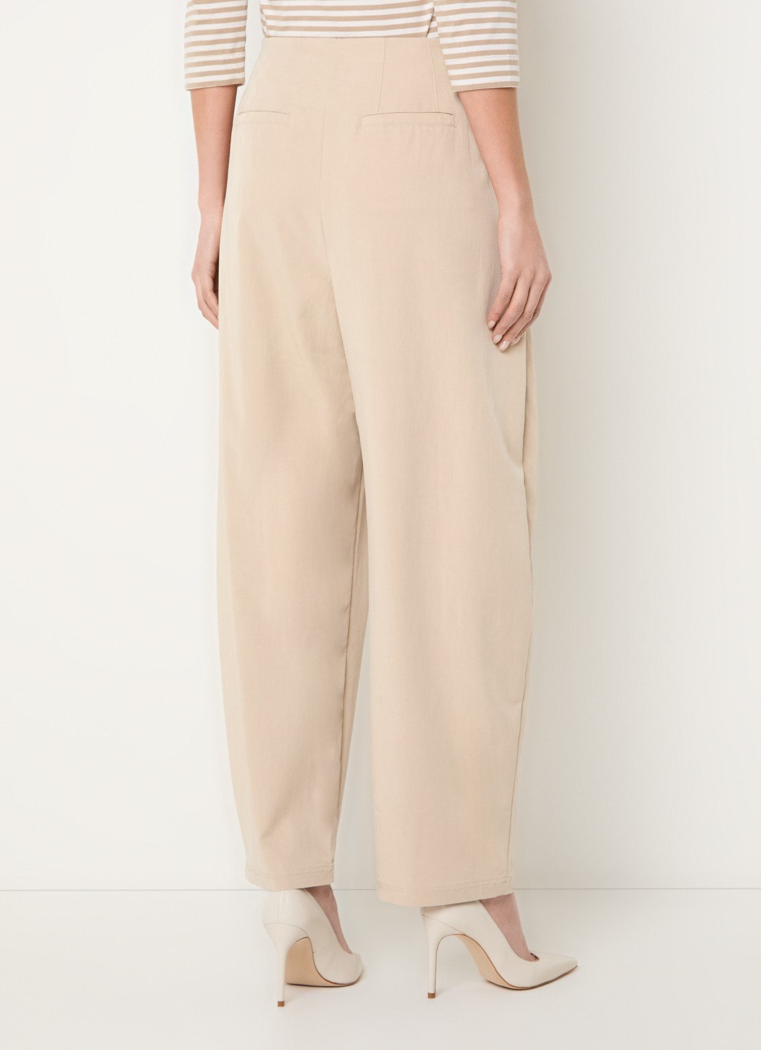 Claudia Sträter High waist tapered fit pantalon met steekzakken - achterkant creme