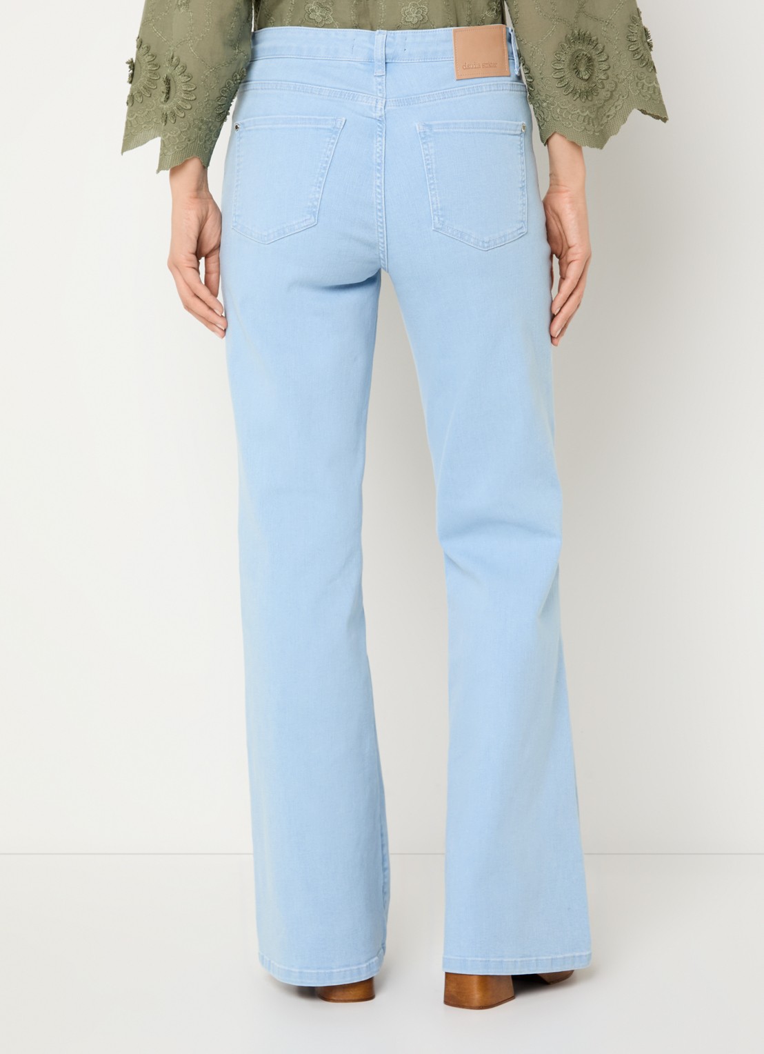 Claudia Sträter High waisted flared jeans met lichte wassing - achterkant 3 indigo