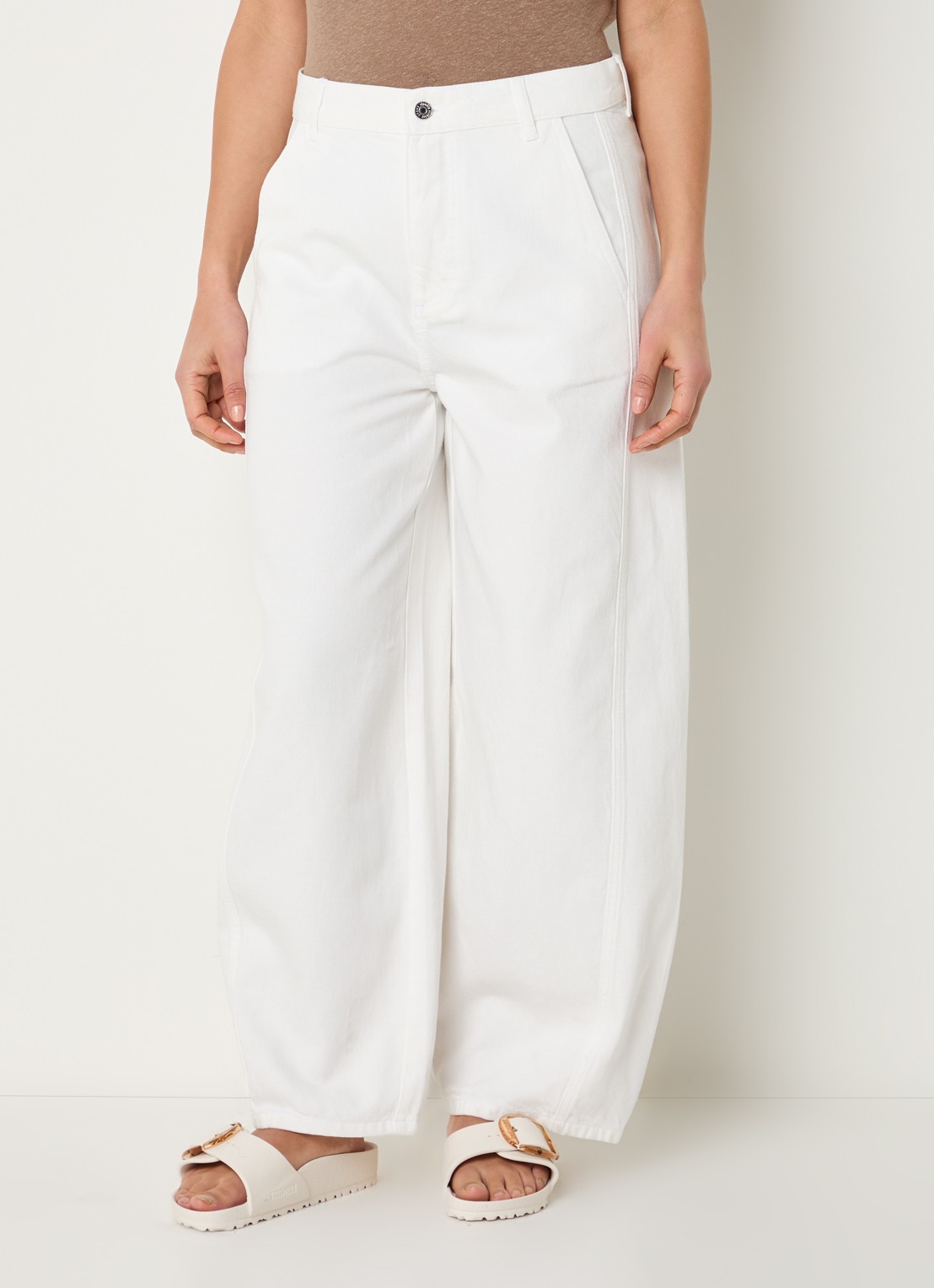 Claudia Sträter Mid waist balloon fit jeans met gekleurde wassing - detail gebroken wit