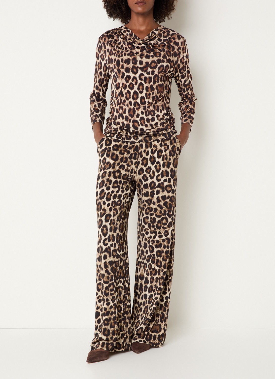 Claudia Sträter Mid waist loose fit broek met steekzakken en panterprint - voorkant 2 camel