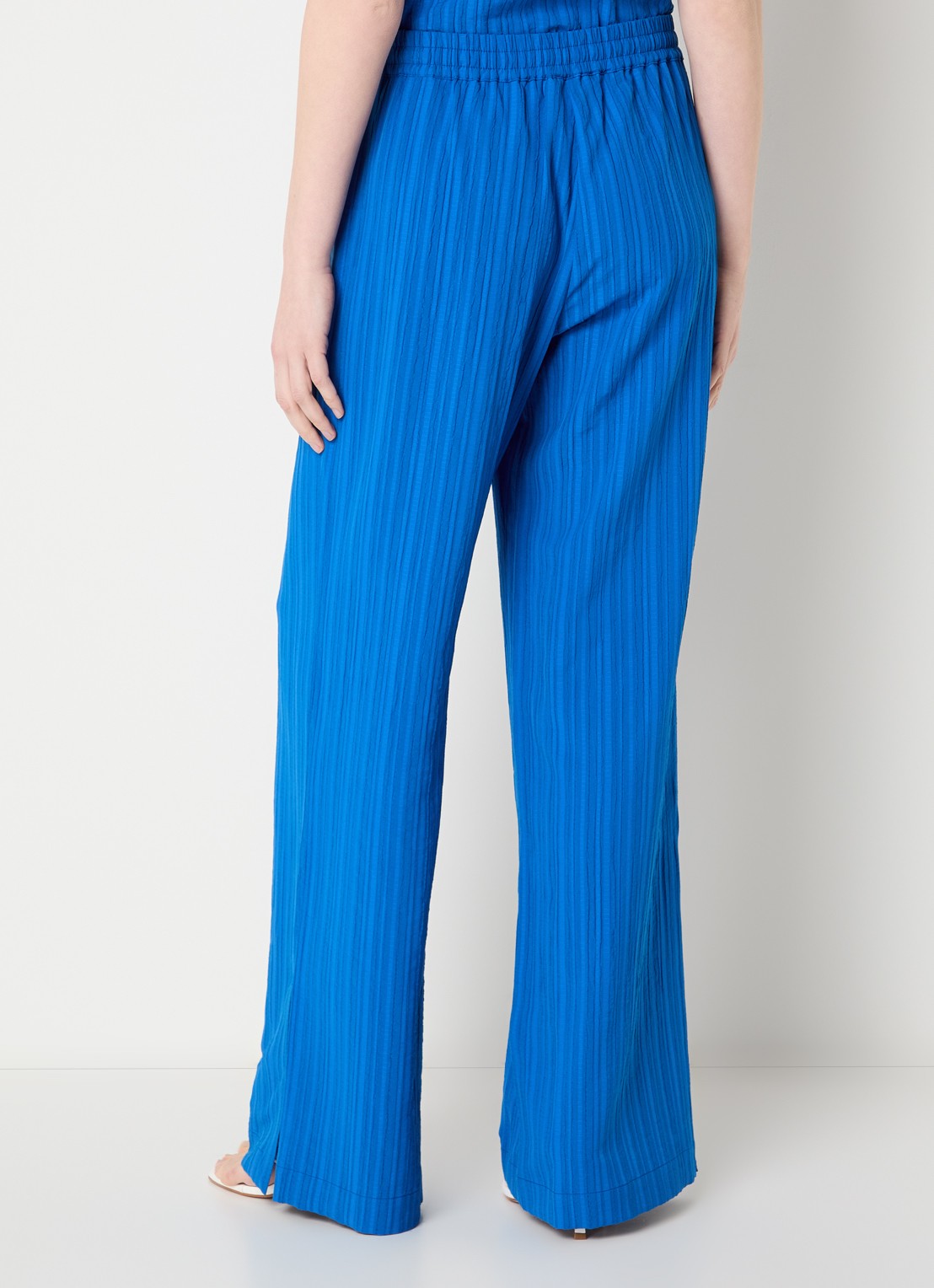 Claudia Sträter Mid waist straight fit broek met streepprint - achterkant kobaltblauw