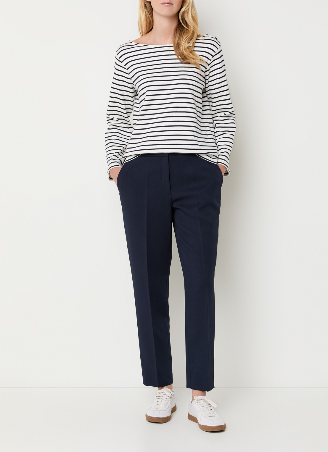 Claudia Sträter Mid waist straight fit pantalon met steekzakken - voorkant 4 donkerblauw
